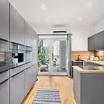 Edler Wohnraum Luxurioeses Stadtstudio Mit Balkon, Kaffeevollautomat & Klima *