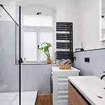 Edler Wohnraum Luxurioeses Stadtstudio Mit Balkon, Kaffeevollautomat & Klima 아파트 *