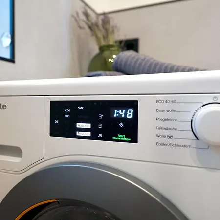 Apartment Edler Wohnraum Luxuriöses Stadtstudio Mit Balkon, Kaffeevollautomat&klima