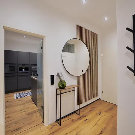 Edler Wohnraum Luxurioeses Stadtstudio Mit Balkon, Kaffeevollautomat & Klima * 츠비카우