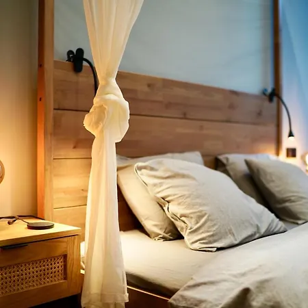 Edler Wohnraum Luxurioeses Stadtstudio Mit Balkon, Kaffeevollautomat & Klima 아파트